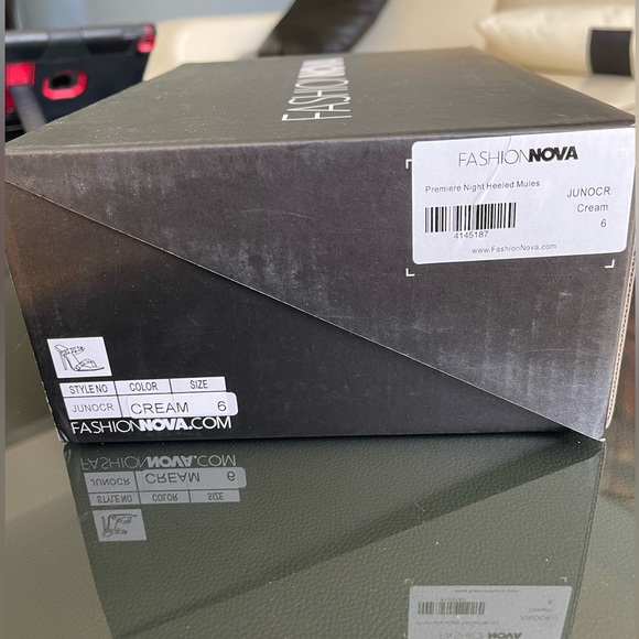 Fashion Nova Women’s Heels, size 6, pre-owned - Picture 6 of 7